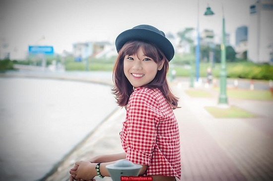 Hoàng Yến có chất giọng trong sáng.