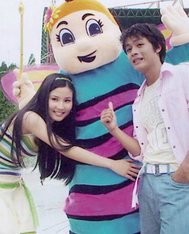 Diễm My, Hòa Hiệp đóng quảng cáo, quay tại công viên văn hóa Đầm Sen, năm 2007. Ngoài đóng phim, cô còn làm mẫu ảnh, MC, đóng quảng cáo.