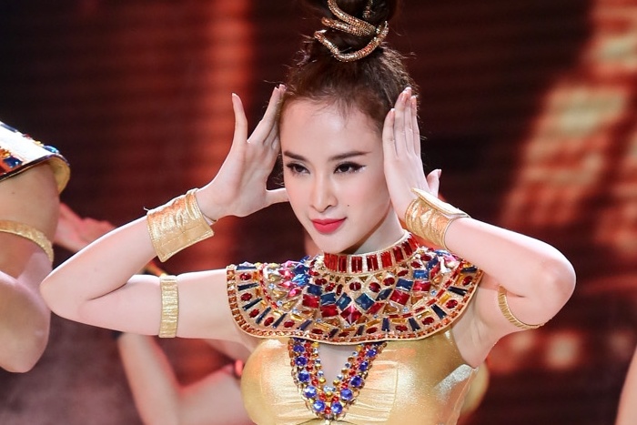 Angela Phuong Trinh bi goi la 'cong chua scandal' hinh anh