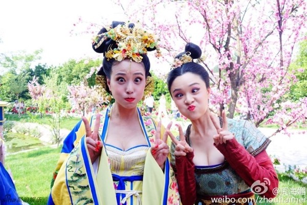 Mới đây, loạt ảnh hậu trường mới của 