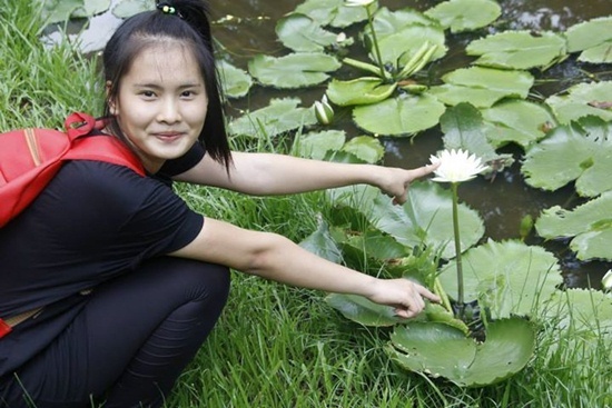 Co gai ban keo keo hat hit cua Ho Quynh Huong gay sot hinh anh