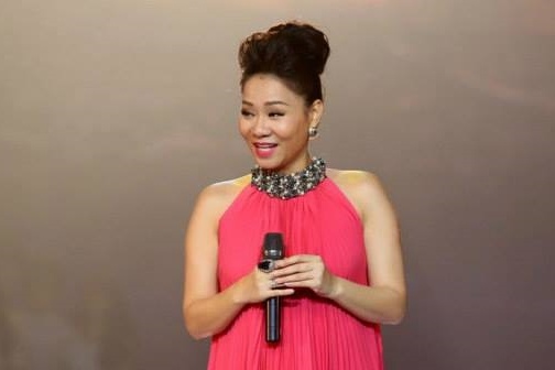 Thu Minh gap su co suc khoe trong liveshow Wanbi Tuan Anh hinh anh