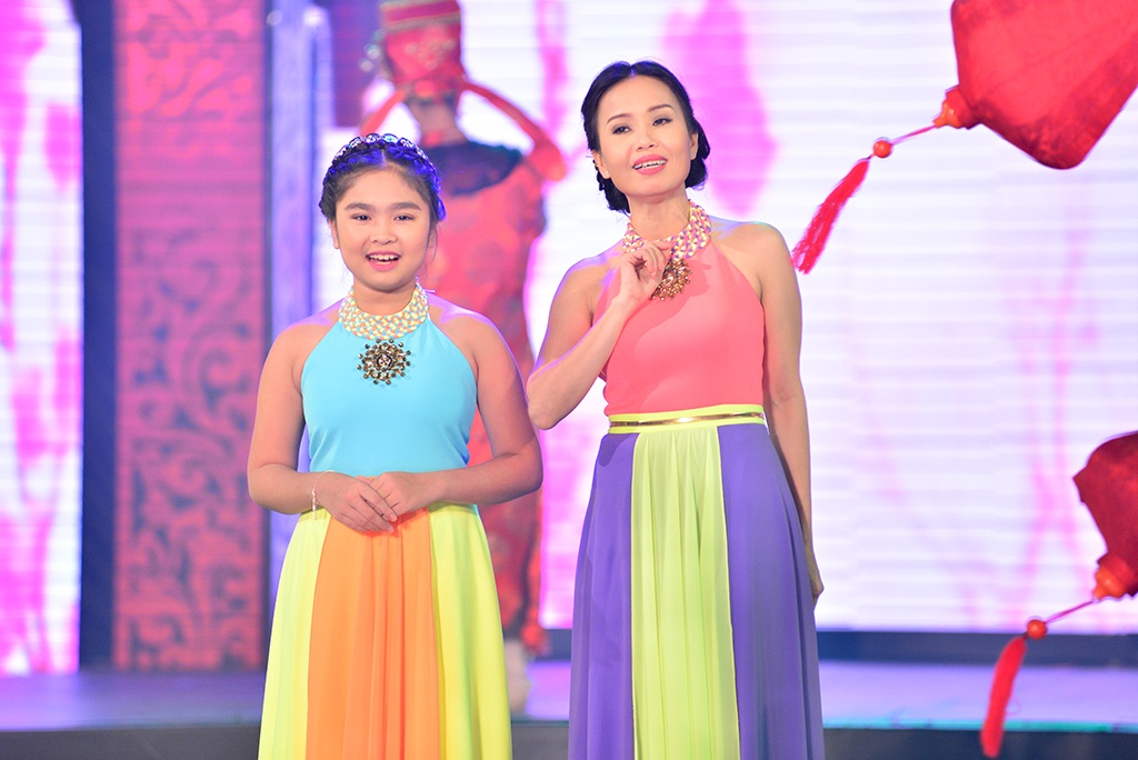 Gala Nhac Viet 5 - Xuan Dat Viet, Tet Que Huong (Hau Truong) hinh anh