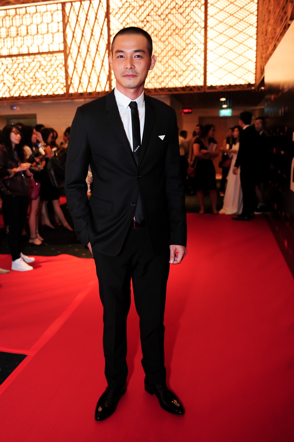 Quách Ngọc Ngoan lạ lẫm khi quyết định xuống tóc.