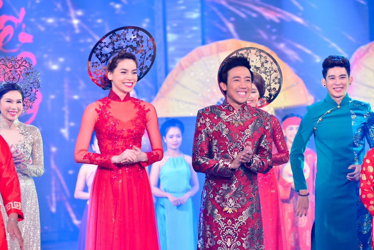Ho Ngoc Ha khoac tay Tran Thanh dien thoi trang hinh anh