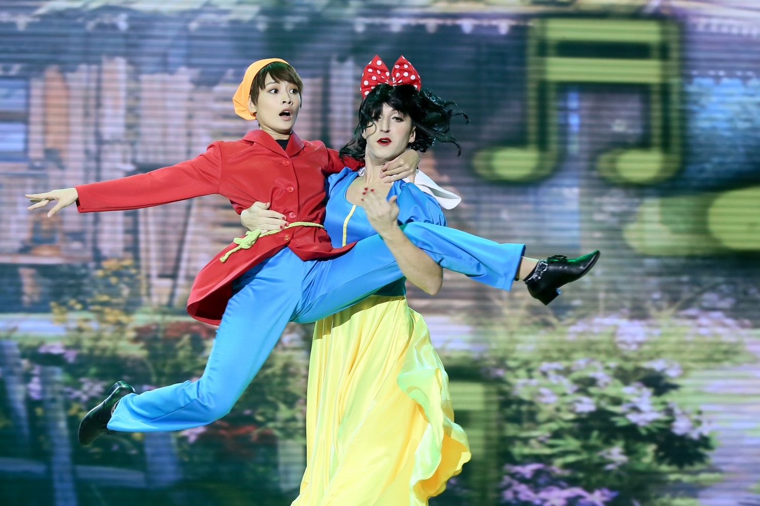 Chi Pu lam chu lun, cham soc Bach Tuyet 