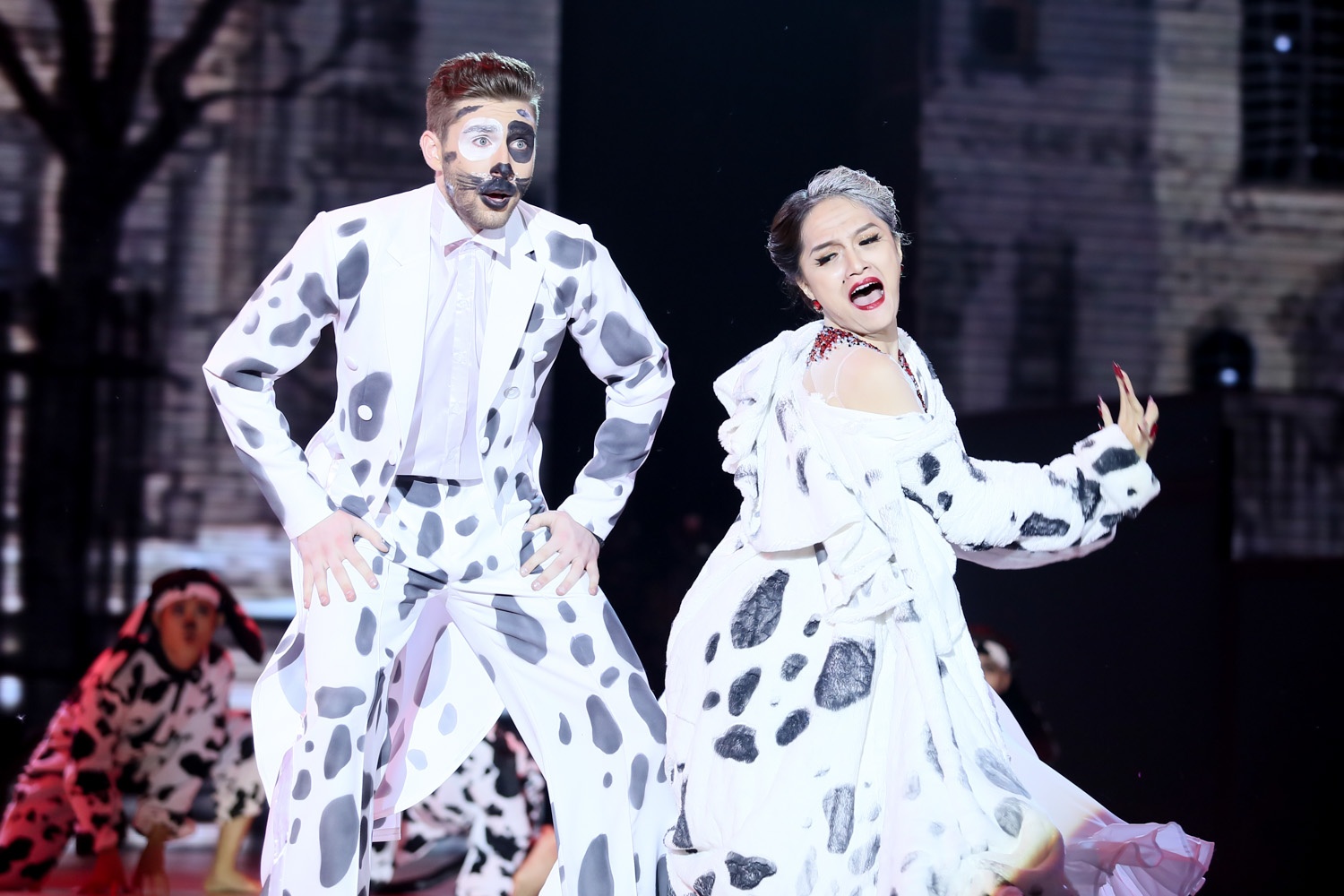 Huong Giang hoa than thanh nhan vat 101 chu cho dom hinh anh