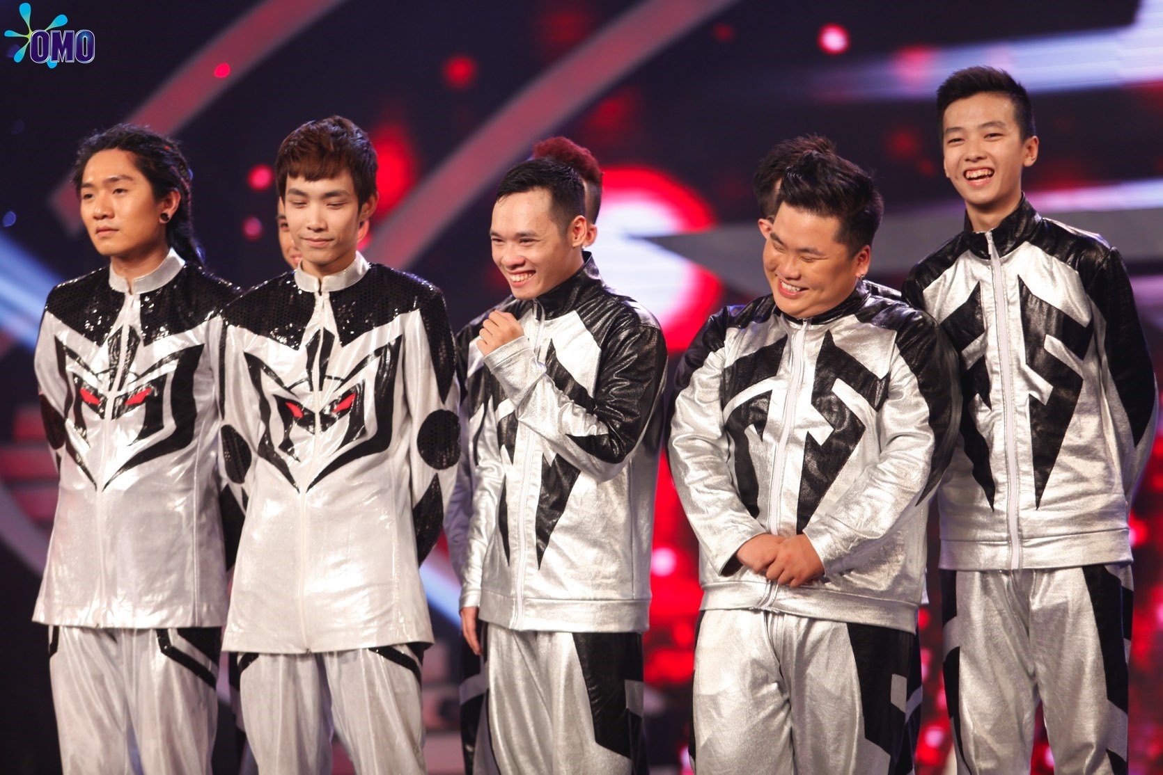 Nhóm Milky Way có tiêt mục trình diễn popping trên nền ca khúc Tuyết yêu thương rất hấp dẫn.