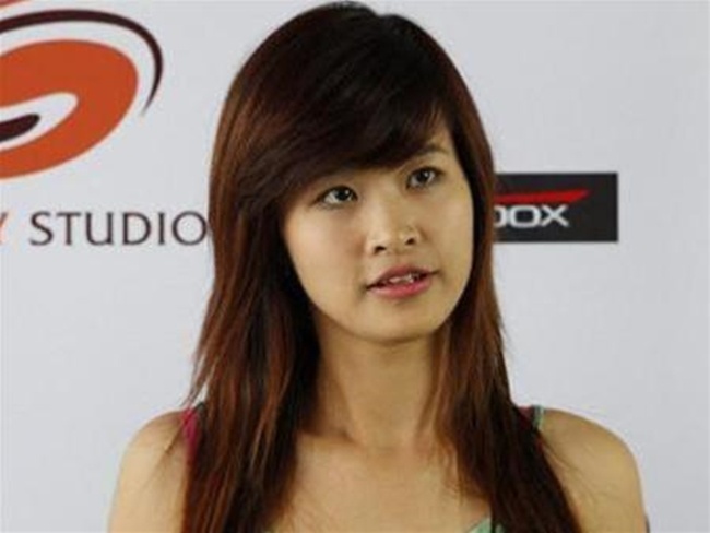 Với sự nổi tiếng của mình, Đông Nhi cũng được ưu ái mời vào các bộ phim như Giải cứu thần chết, Thứ ba học trò... Nữ ca sĩ vẫn giữ hình ảnh tuổi teen tinh nghịch trên màn ảnh.