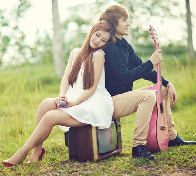 Sau khi yêu Ông Cao Thắng, nữ ca sĩ dần thay đổi gout thời trang, ngày càng xinh đẹp và gợi cảm hơn.