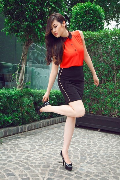 Các mỹ nhân Việt rất yêu thích các mẫu guốc siêu cao.