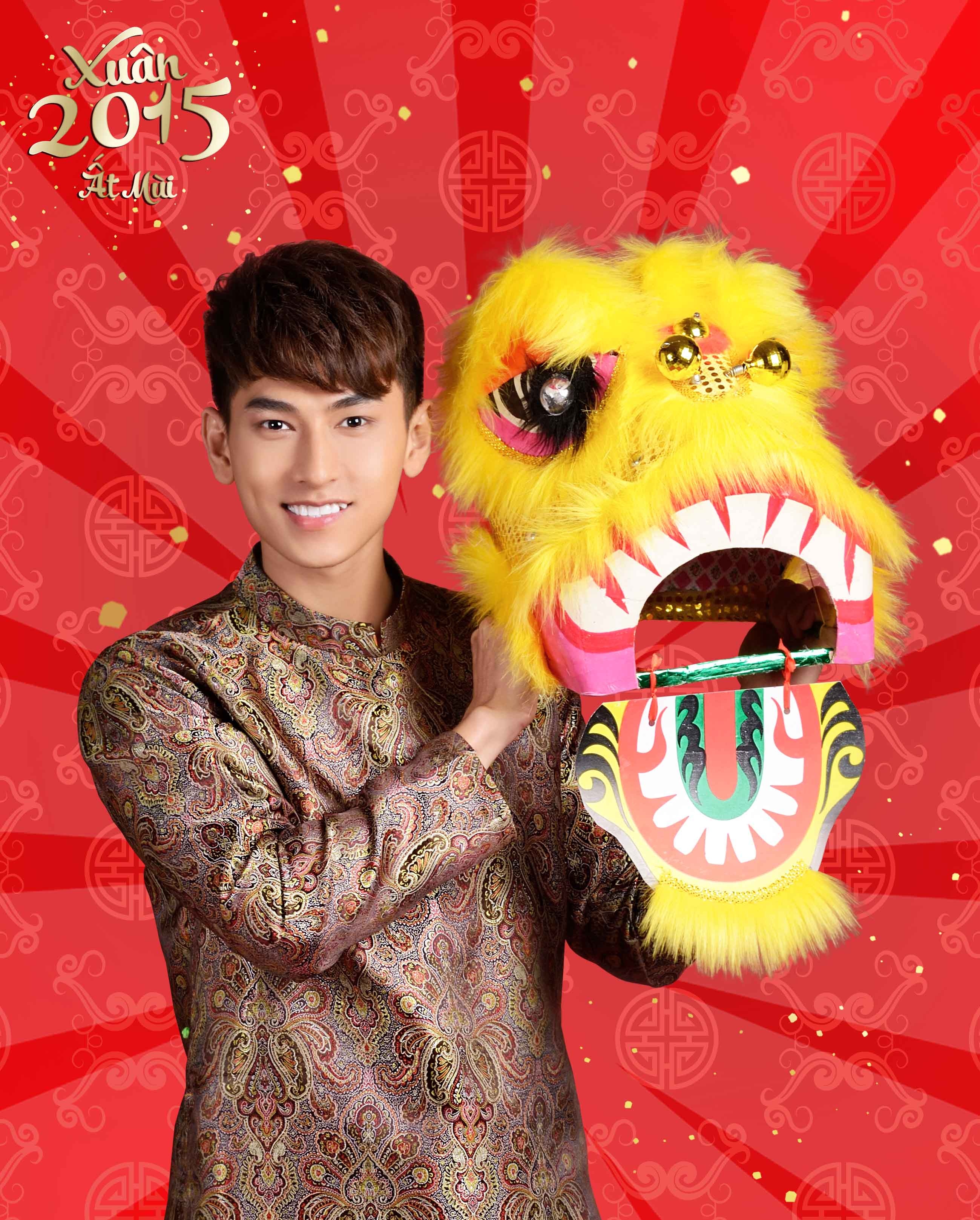 Năm 2014 cũng là năm các thành viên thành công trong các hoạt động cá nhân như Isaac tham gia “ Hòa âm ánh sáng”, S.T tham gia “ Thử Thách cùng bước nhảy”, Will đảm nhận vai Tuấn Kiệt trong “ Chàng trai năm ấy” và Jun ra mắt cuốn sách thứ hai mang tên “ Có ai giữ giùm những lãng quên”.