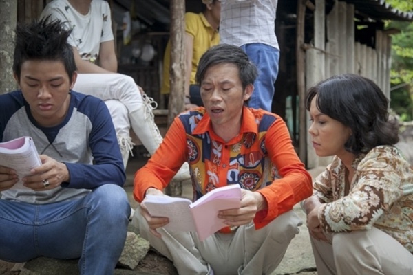 Hoai Linh bun run vi canh nong trong 'Quy tu bat dac di' hinh anh