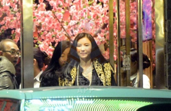 Truong Ba Chi lo anh vao biet thu voi chu Ta Dinh Phong hinh anh