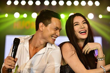 Chang duong tinh giua Truong Ngoc Anh va Kim Ly hinh anh