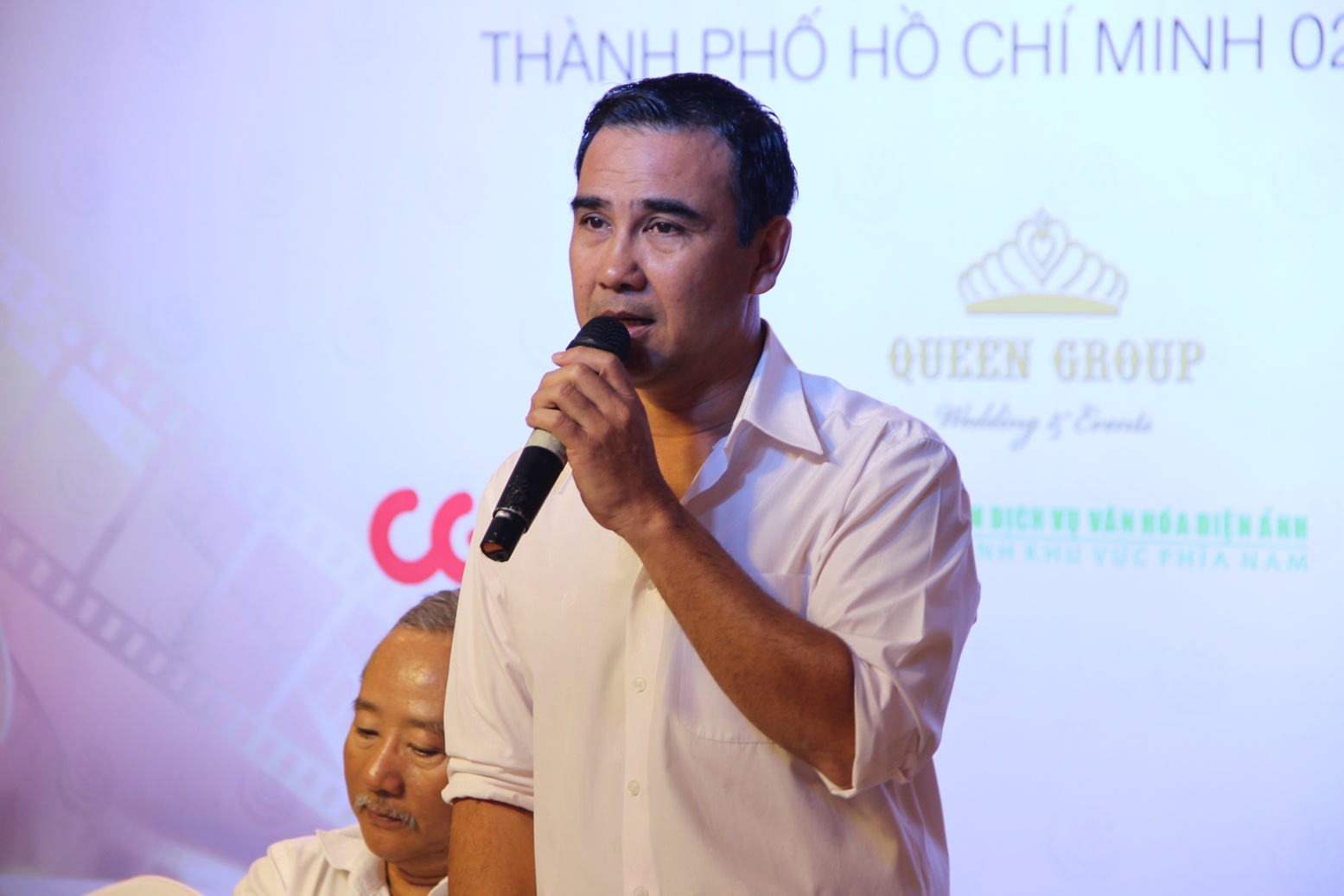 Quyen Linh mat ngu vi nghe si tho o Canh dieu vang hinh anh