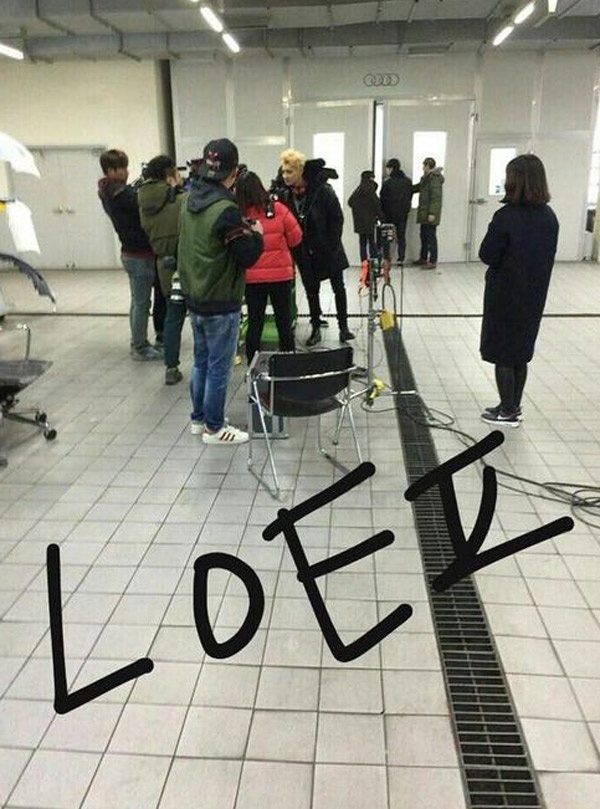 Hình ảnh hậu trường được cho là trong MV sắp phát hành của EXO.