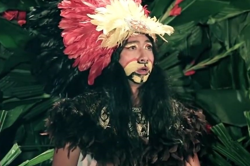 HKT hoa trang la mat dong MV hai hinh anh