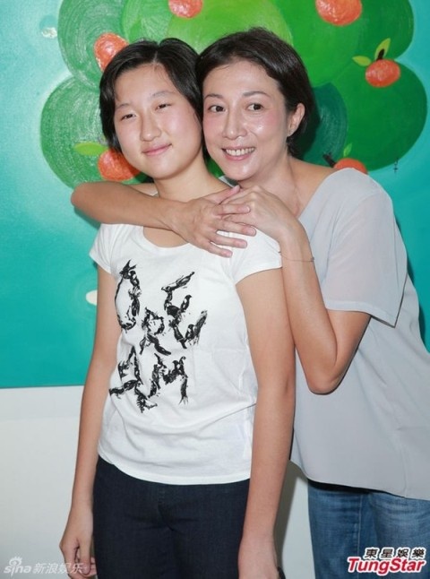 Ngô Ỷ Lợi và con gái Ngô Trác Lâm.