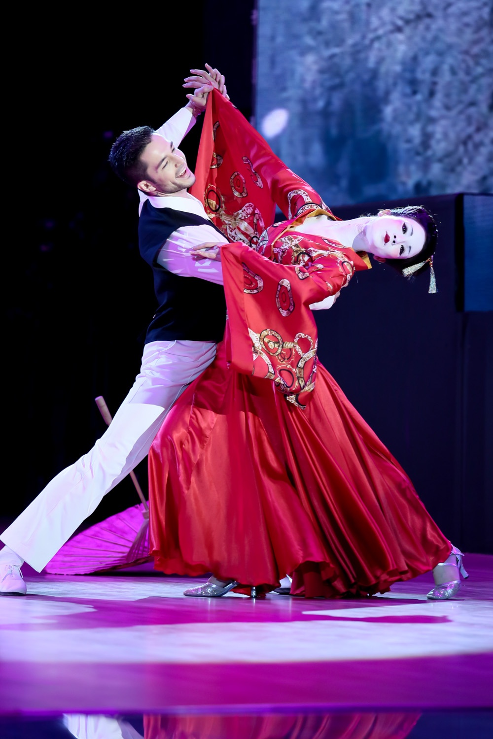 Diệp Lâm Anh hóa thân thành hình tưỡng geisha.