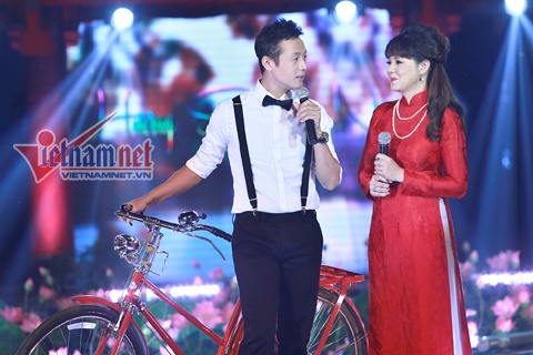 MC Anh Tuấn và bạn dẫn ăn ý Diễm Quỳnh.