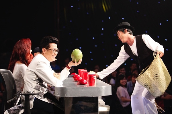 Chang trai hai huoc treu gheo Thuy Hanh, Thanh Loc hinh anh