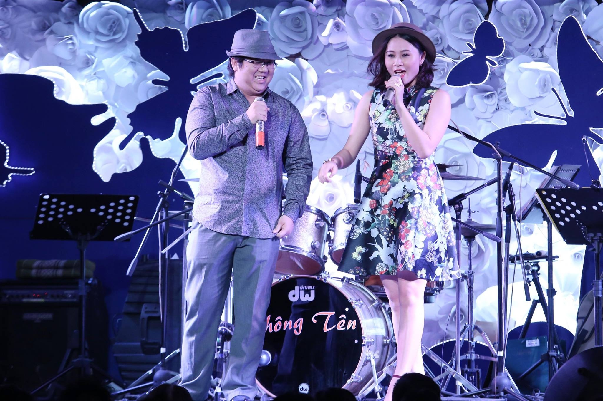 Vợ chồng Gia Bảo - Thanh Hiền duyên dáng trong tiểu phẩm Vietnam Idol.