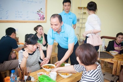 Cuoc song doi thuong cua dien vien chuyen tri vai deu cang hinh anh