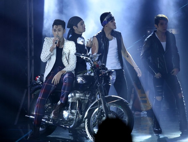 Isaac hat mashup Baby - What makes you beautiful hinh anh