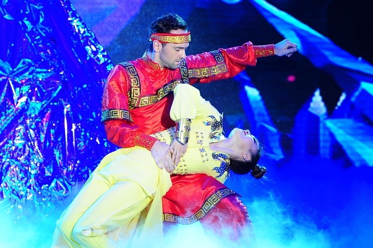 Ban nhay Tay cua Lan Ngoc bat ngo hat hit Son Tung hinh anh