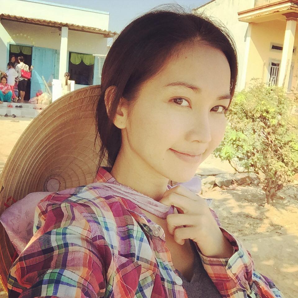 Sở hữu nét đẹp hiền hậu, dịu dàng Kim Hiền thường đóng vai nữ chính hoặc  những nhân vật gái quê có hoàn cảnh khó khăn.