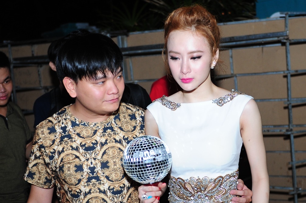 Angela Phuong Trinh lien tuc khoc vi truot giai quan quan hinh anh