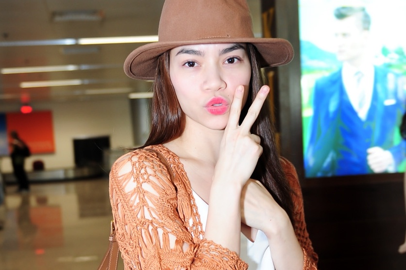 Ho Ngoc Ha nhi nhanh o san bay Da Nang hinh anh