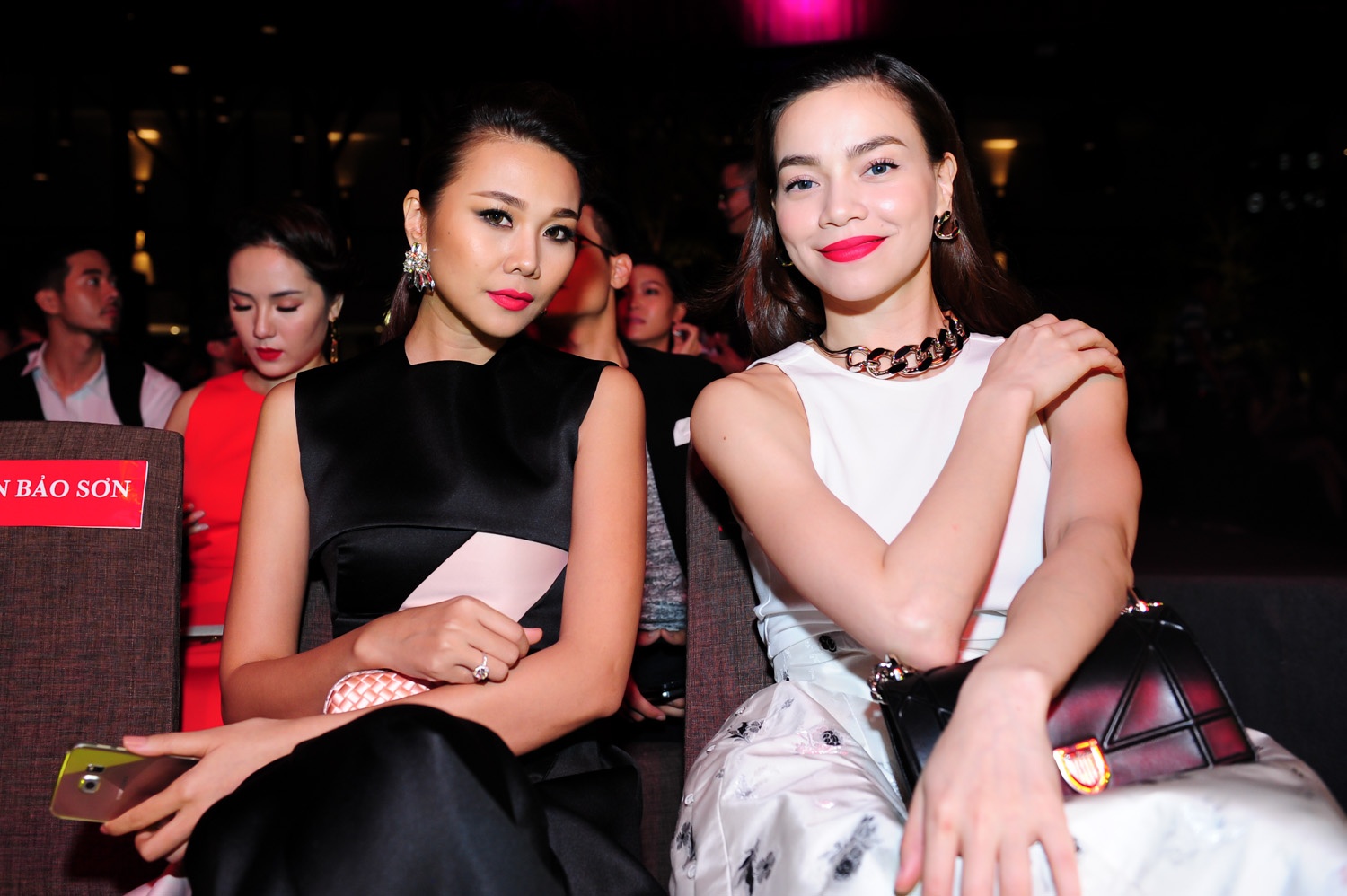 Dan sao Viet khoe dang tren tham do Elle Awards hinh anh