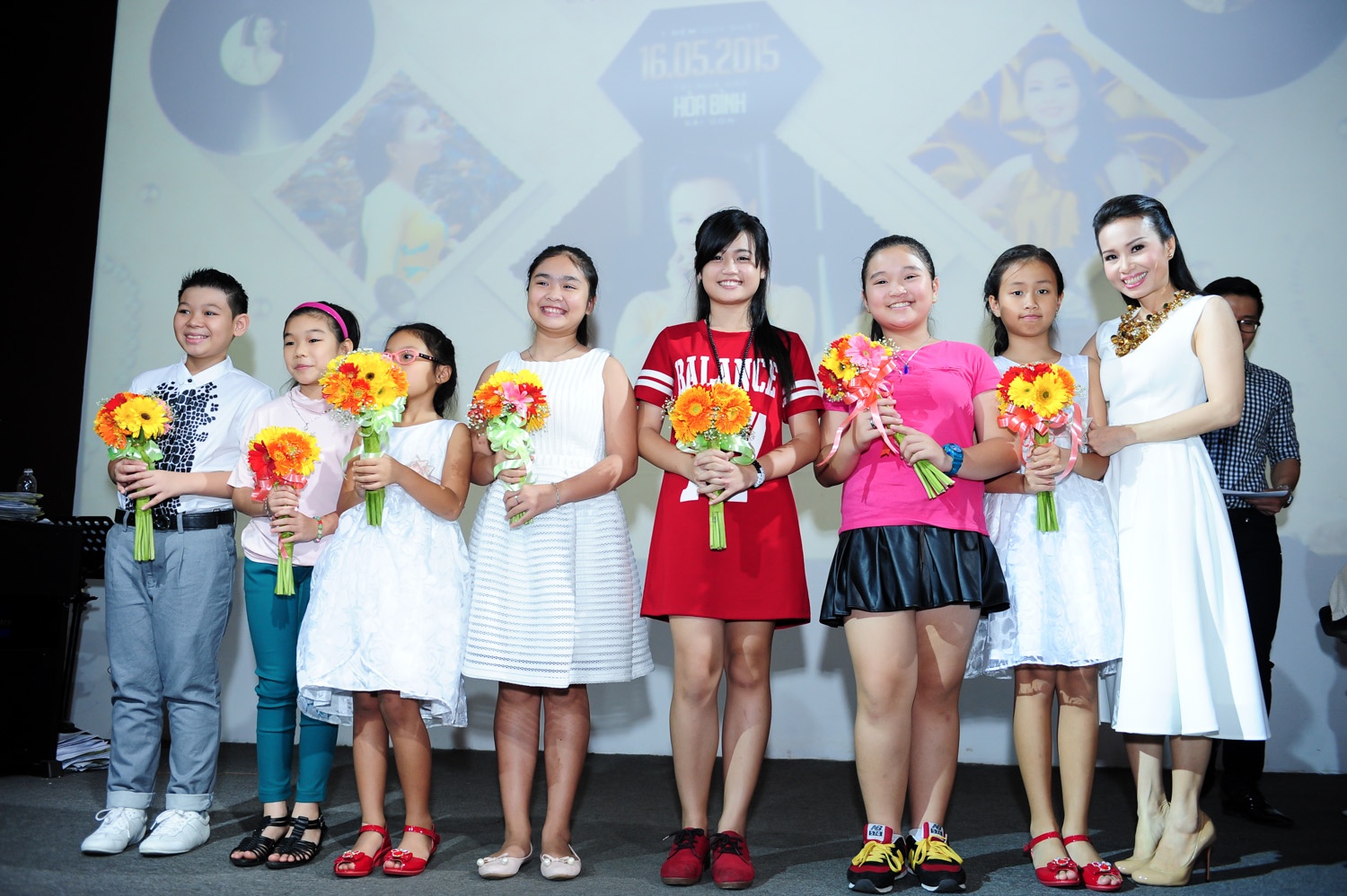 Tự tình quê hương 5 diễn ra vào 16/5 tại nhà hát Hòa Bình (TP HCM).