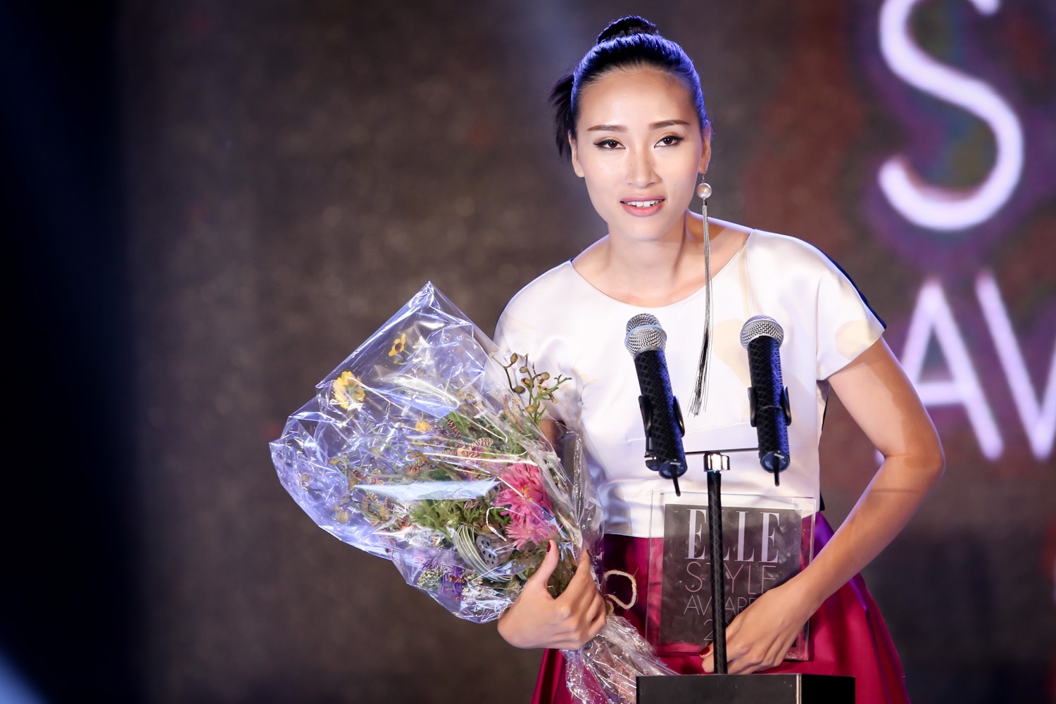 Với những nổ lực cá nhân, Trang Khiếu được vinh danh Biểu tượng thời trang của năm.