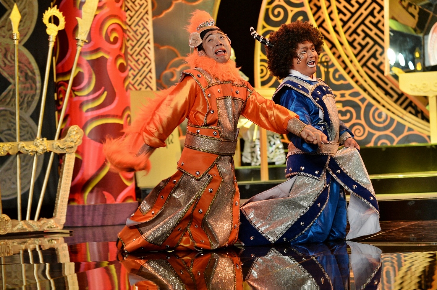 Tran Thanh - Dai Nghia lam 'dau trau - mat ngua' hinh anh