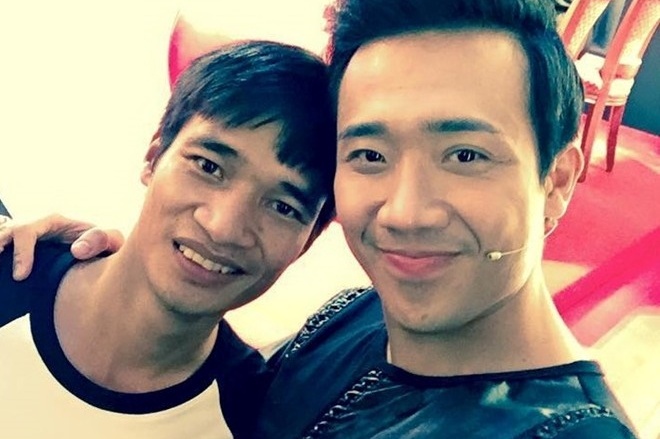 Le Roi doi cat tiet muc tren truyen hinh vi bi nem da hinh anh