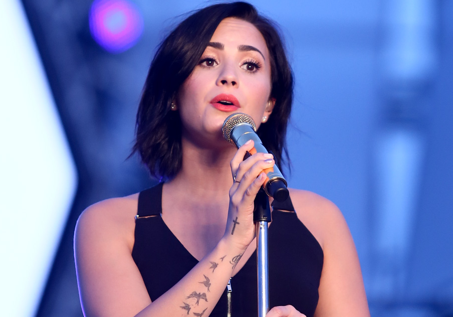 Demi Lovato xinh dep di tong duyet cung sao Viet hinh anh