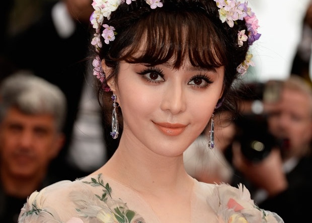 Ai mac dep nhat ngay thu 2 o Cannes 2015? hinh anh