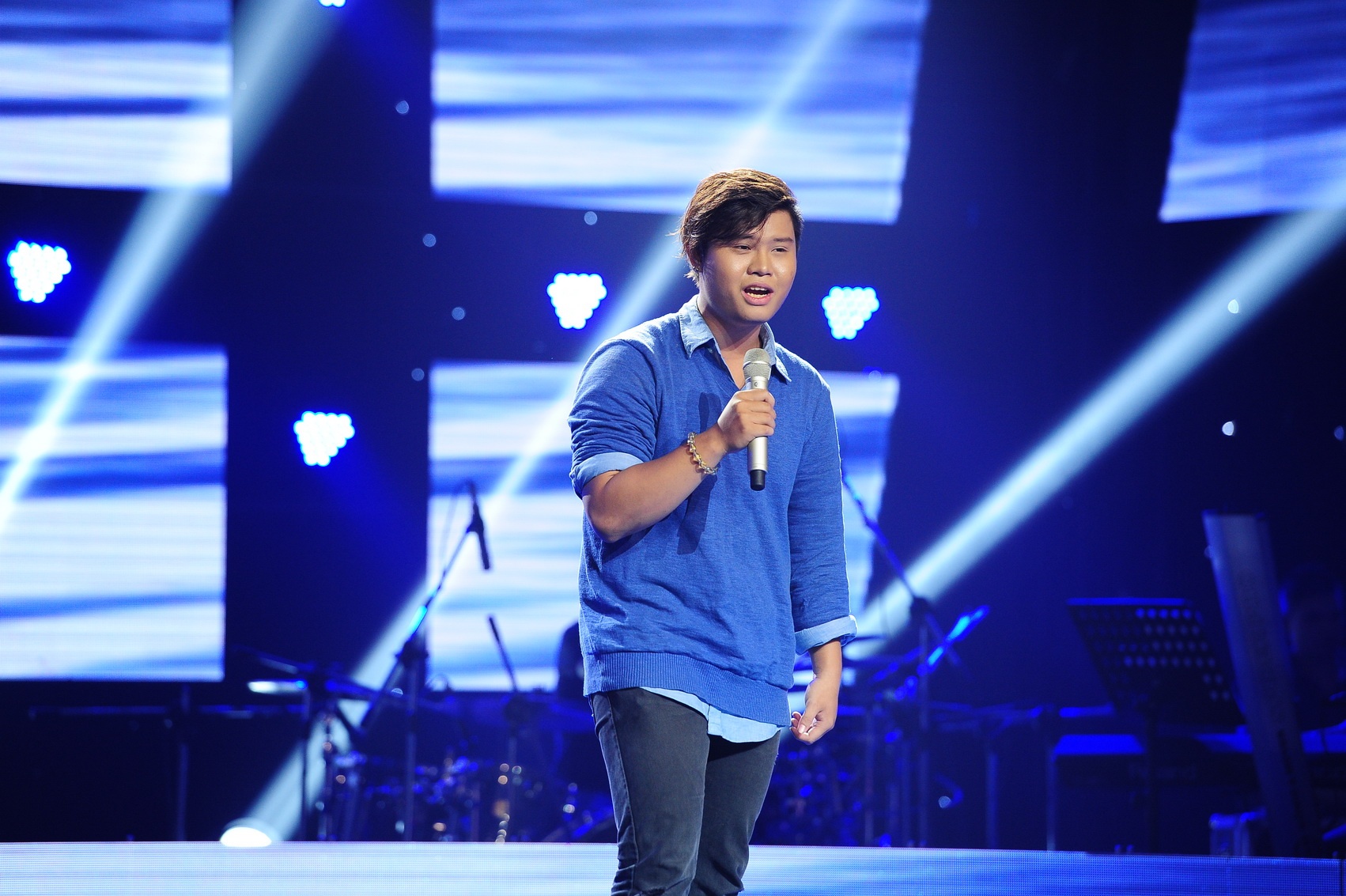 Quoc Vuong - May hinh anh