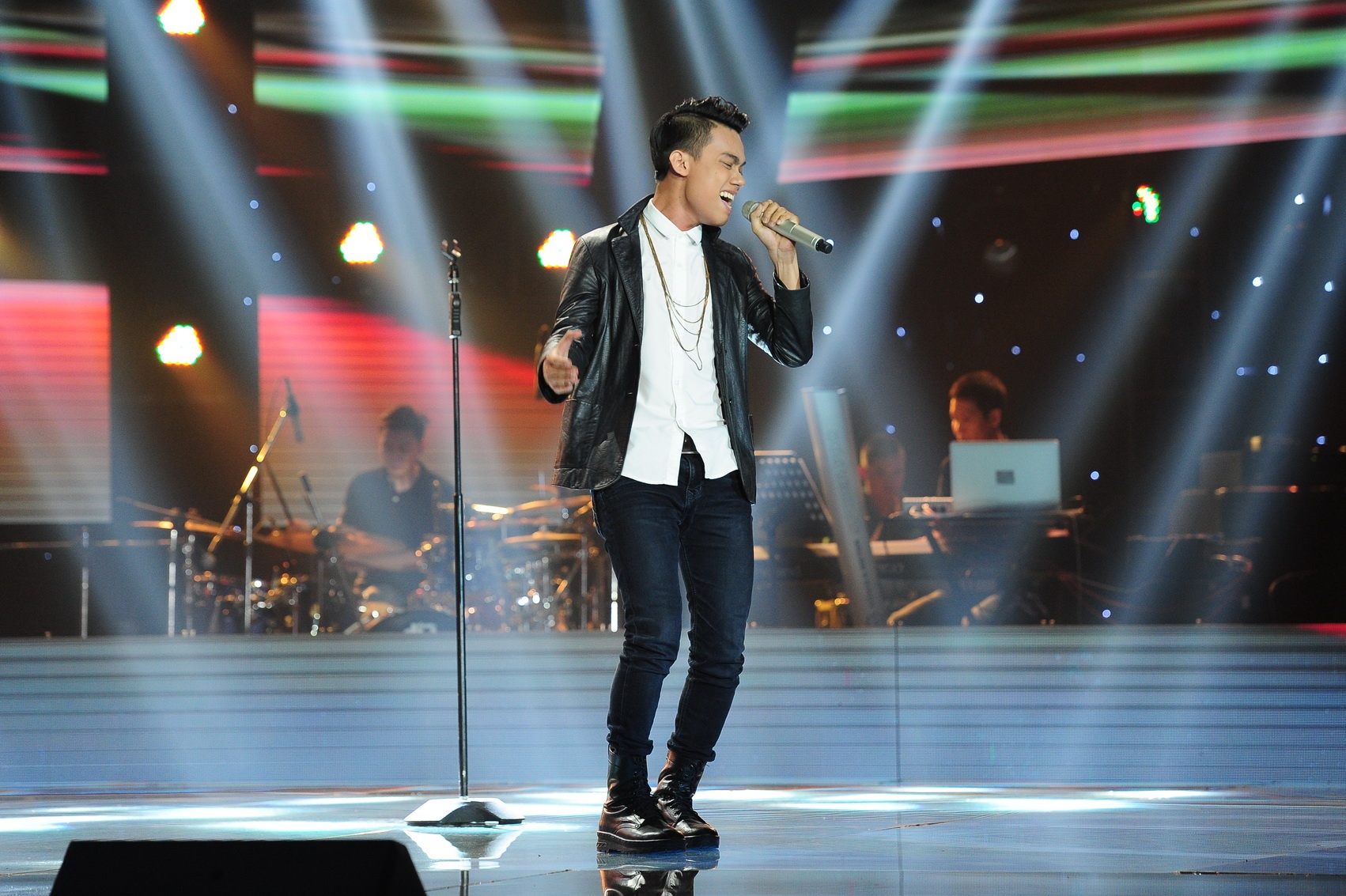 Thai Son - Nhin lai hinh anh