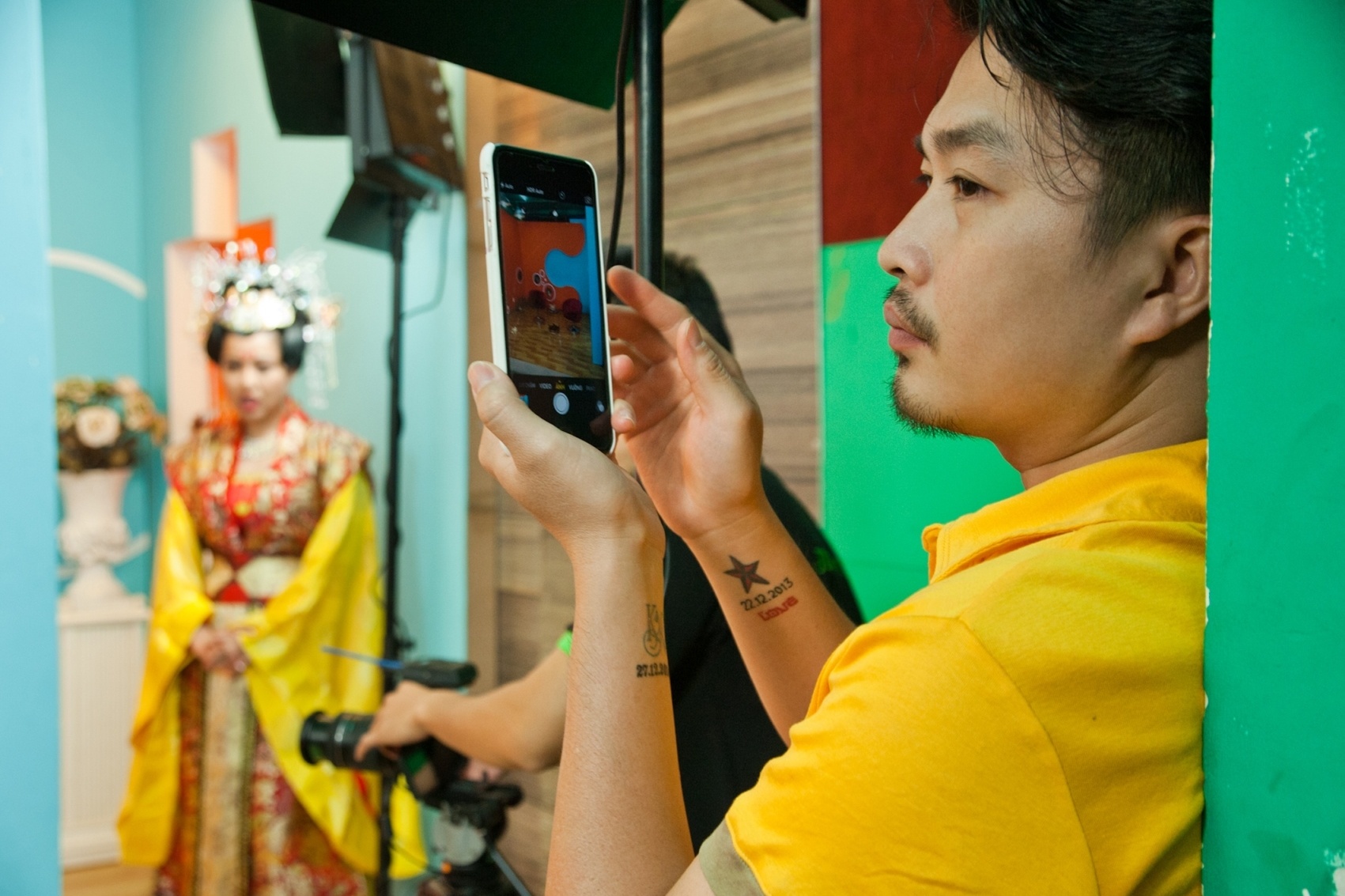 Ong xa Le Khanh lang le chup anh vo hinh anh