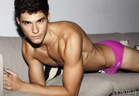 Không ít người mẫu nam coi hành vi quấy rối ở mức độ nhẹ là điều có thể chấp nhận được.