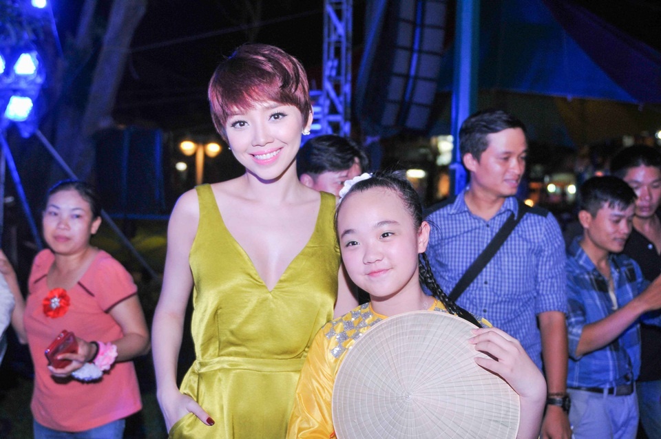 Toc Tien an mac goi cam ve tham truong xua hinh anh