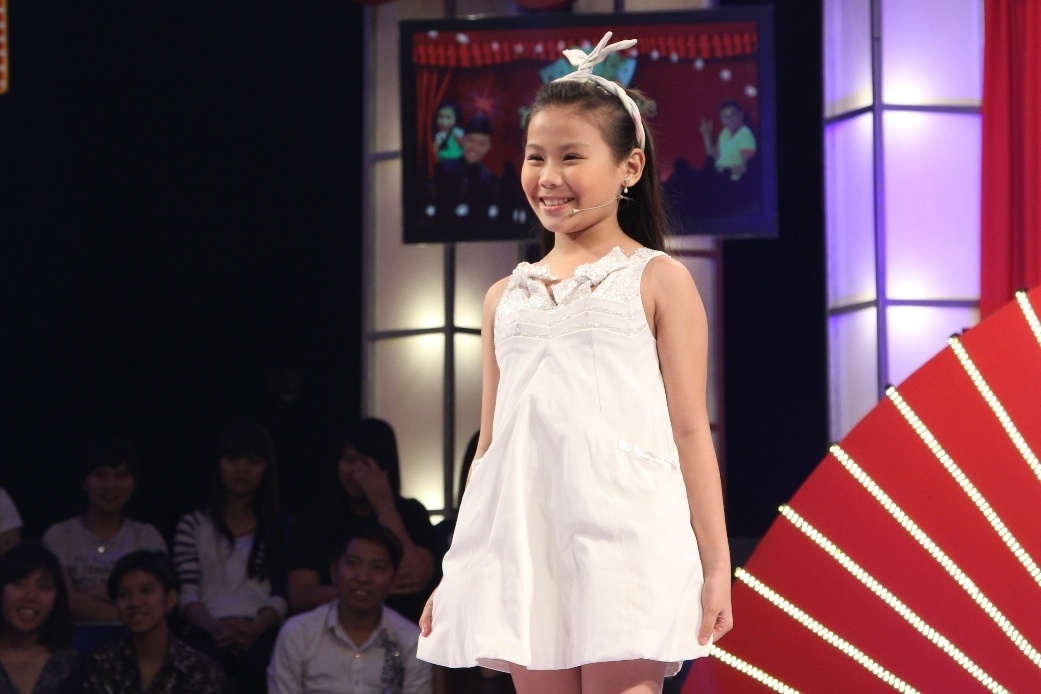 Co be An Thy khien Viet Huong phan khich hinh anh