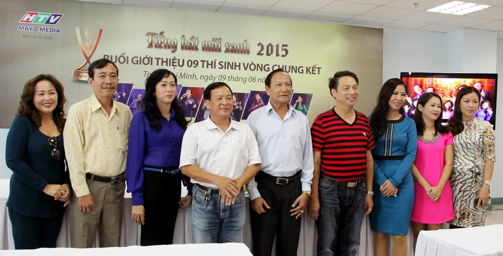 Top 9 thí sinh tham gia vòng chung kết Tiếng hát mãi xanh 2015.