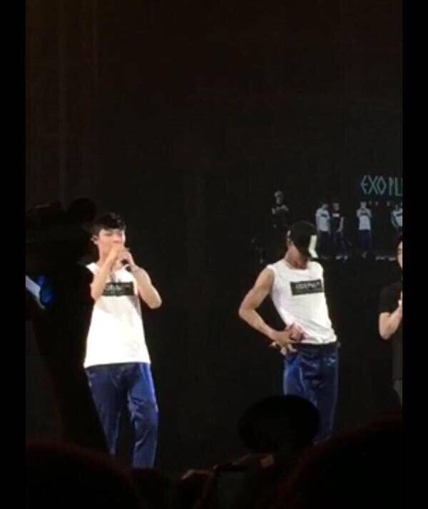 Nhìn các chàng trai