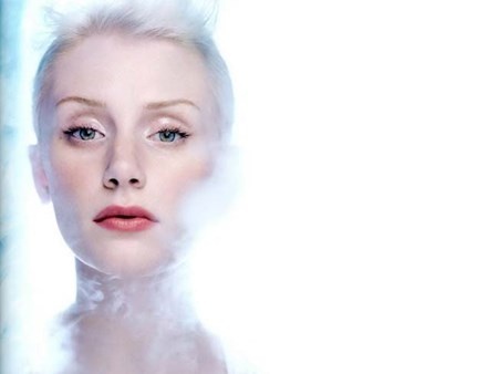 Nữ diễn viên Bryce Dallas Howard sinh ra trong một gia đình nghệ sĩ nổi tiếng với cha là đạo diễn Ron Howard và mẹ là biên kịch Cheryl Howard.