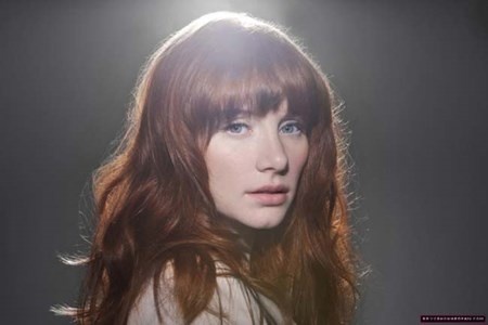 Cận cảnh vẻ đẹp mơ màng của Bryce Dallas Howard.